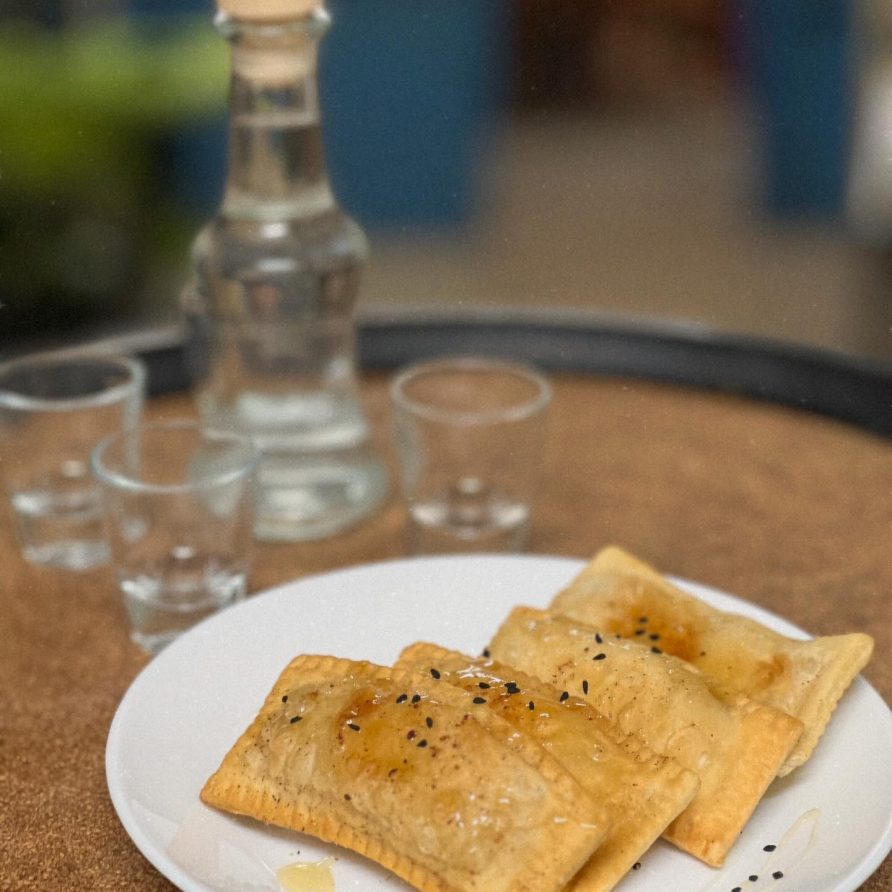 Mini pies with Mizithra cheese (Kalitsounia)